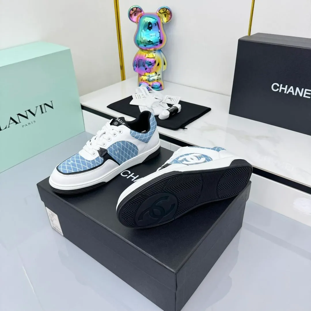 👟👟Ex-factory price 620👟👟High quality! ! ! CHANEL Chanel 25A latest thick-soled casual sports shoes. The counter is synchronized. The counter is very popular. It is a shoe that is very difficult to buy. The most popular thick-soled casual shoes on the Internet. As you can imagine, the most popular thick-soled casual shoes can not be missed. It has both good looks and comfort. Simple and versatile. The thick sole increases the height and is super versatile. Whoever wears it will look better. Upper: cowhide stitching. Lining: breathable mesh. Outsole: TPU original outsole. Size: 35-41 👉